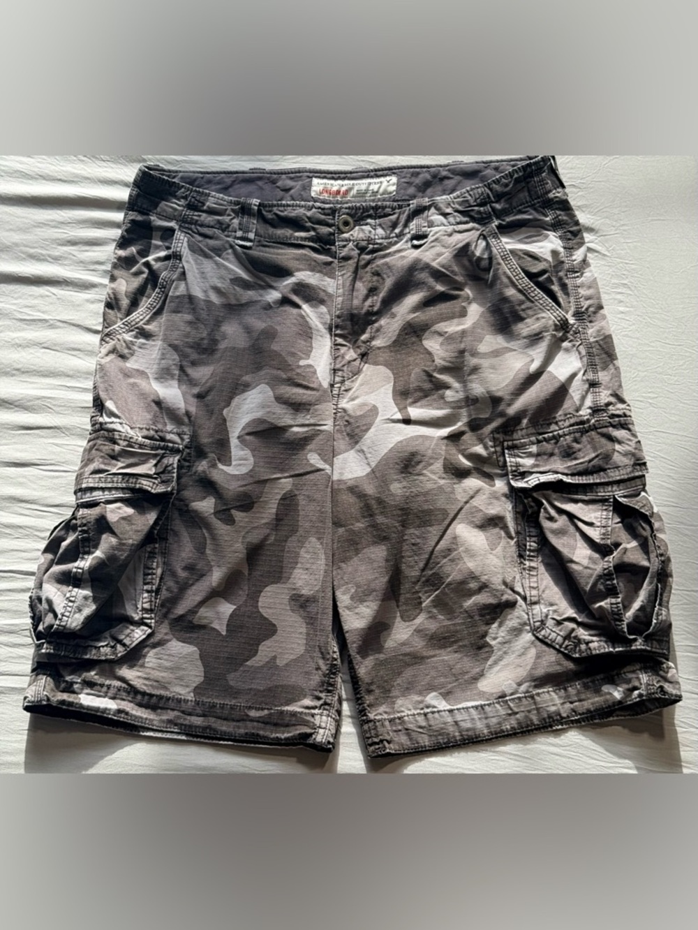 American Eagle Outfitters Gray Camo Cargo Longboard Ripstop Baggy Shorts